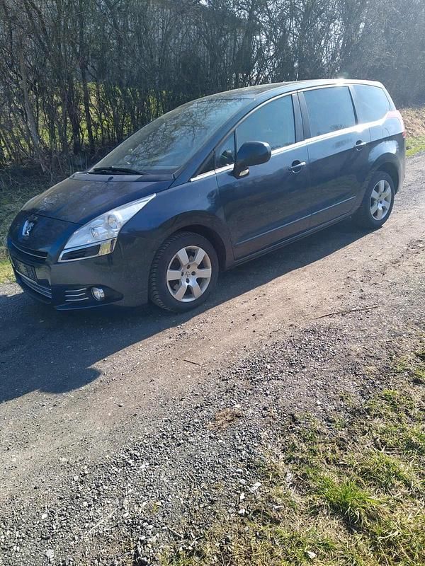 Gebraucht Peugeot 5008 156 PS (114 kW) 2012 Van / Kleinbus