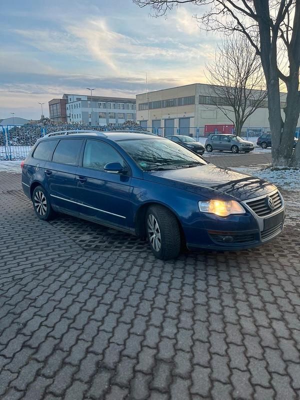 Gebraucht VW Passat 170 PS (125 kW) 2010 Blau Kombi