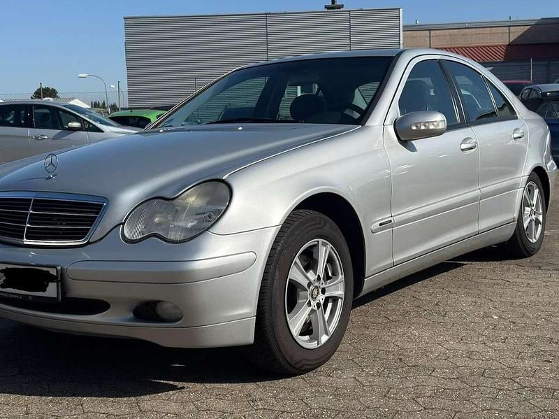 Gebraucht Mercedes 200 163 PS (119 kW) 2002 Silber Limousine