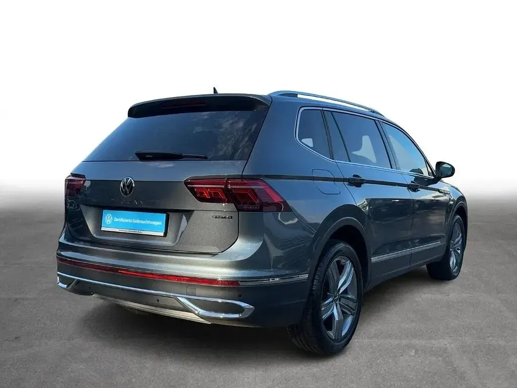 Gebraucht VW Tiguan Allspace Elegance 190 PS (139 kW) 2022 Platinum grey metallic SUV