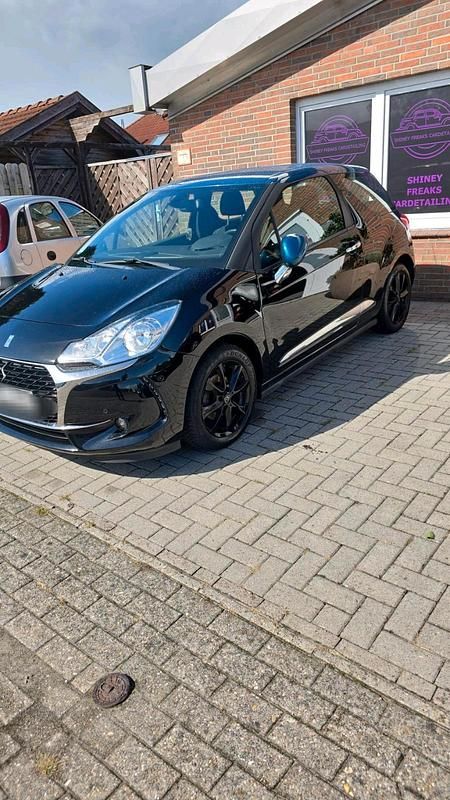 Schwarz Gebraucht 2016 Citroën DS3 Kleinwagen | 6.300 € (Fairer Preis) - Bild 1/4