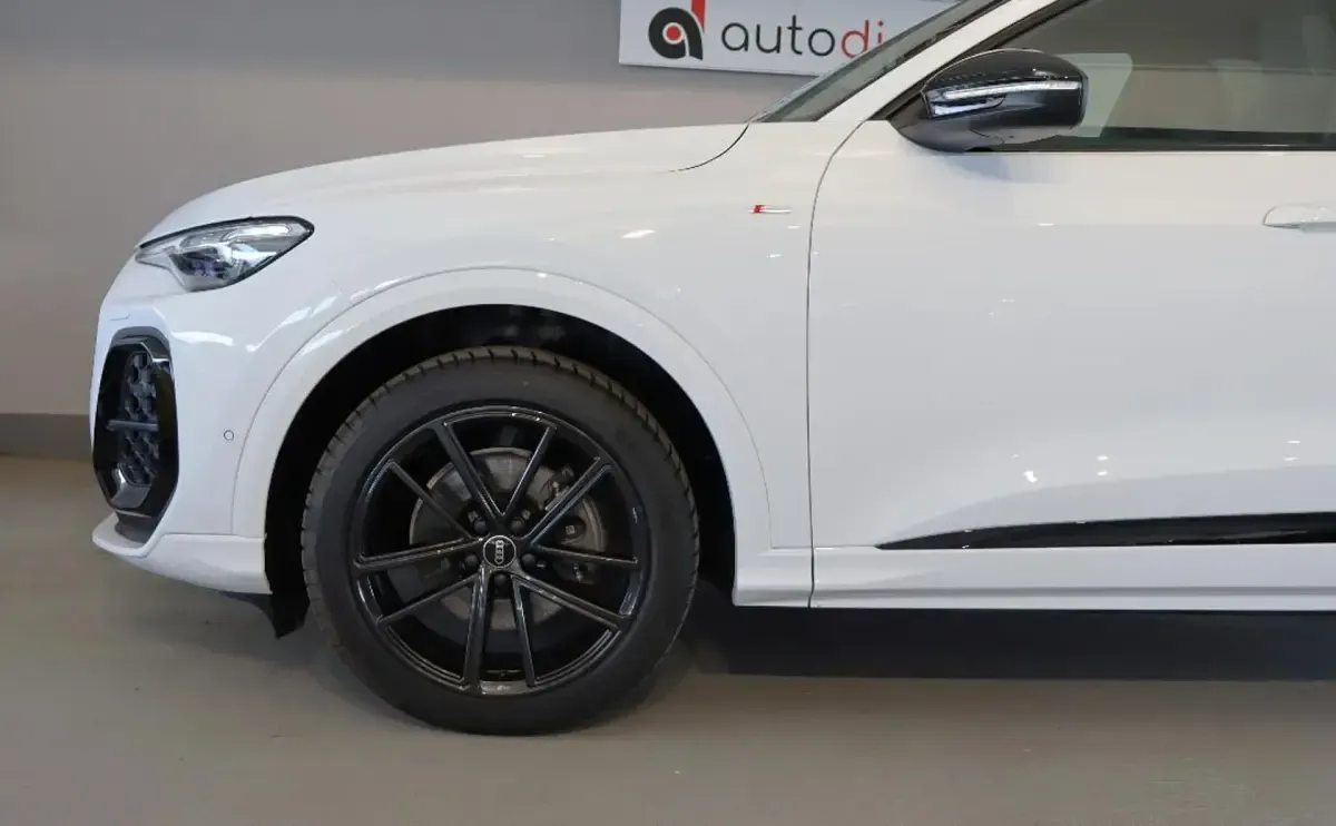 Używany Audi Q5 Ambiente 204 KM (150 kW) 2025 SUV