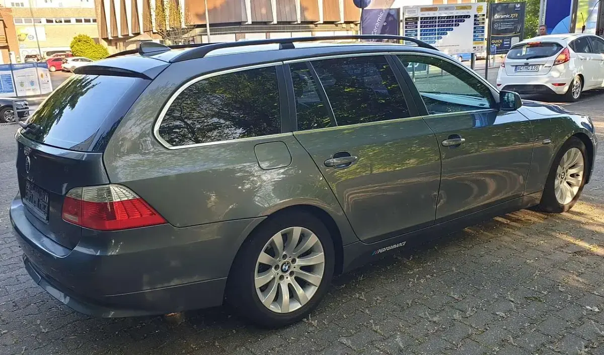 Second-hand BMW 525 177 CP (130 kW) 2006 Gri Break