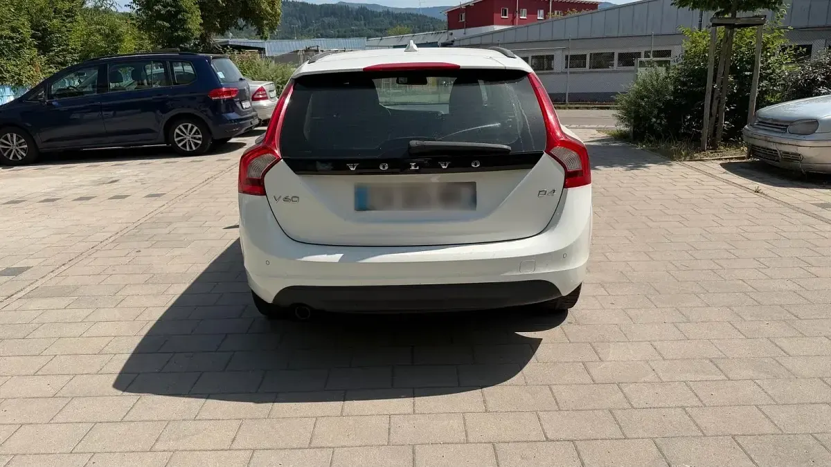 Gebraucht Volvo V60 163 PS (119 kW) 2013 Weiß Kombi