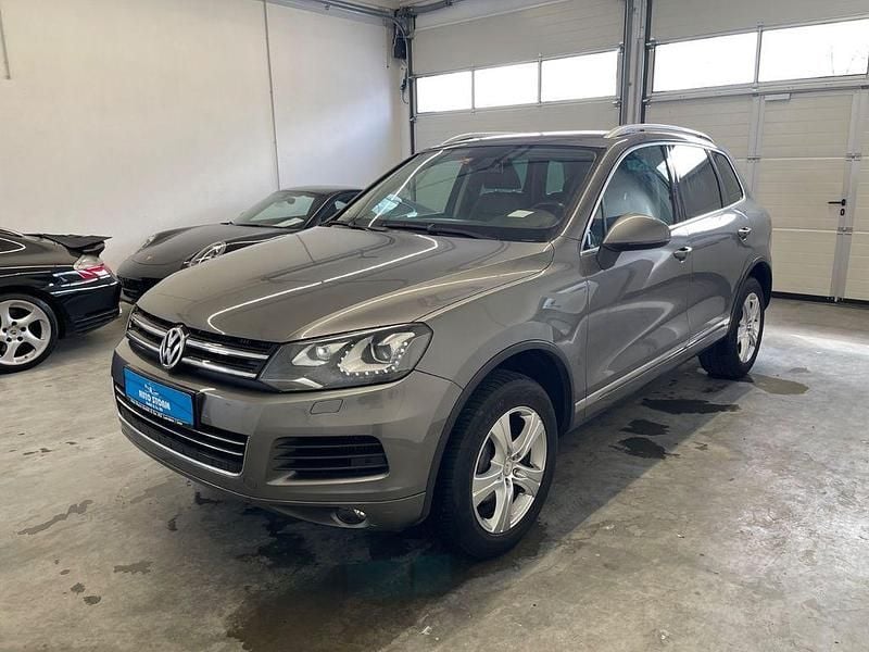 Gebraucht VW Touareg 239 PS (175 kW) 2010 Canyon grey metallic SUV