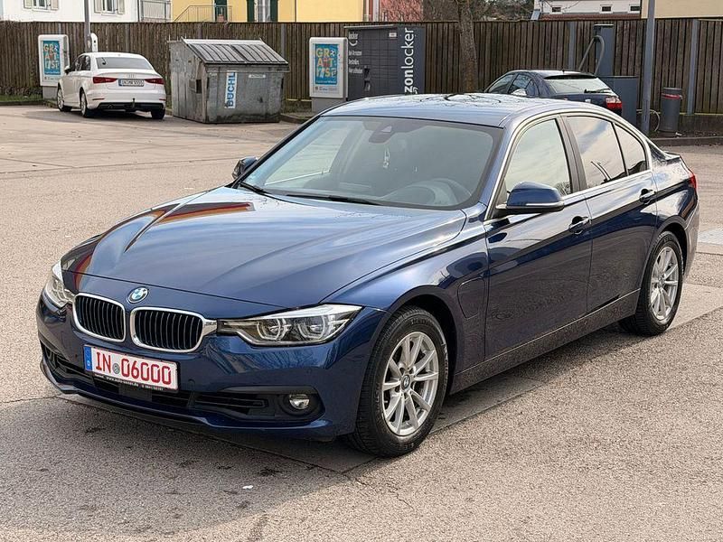 Gebraucht BMW 330e Advantage 184 PS (135 kW) 2018 Blau Limousine