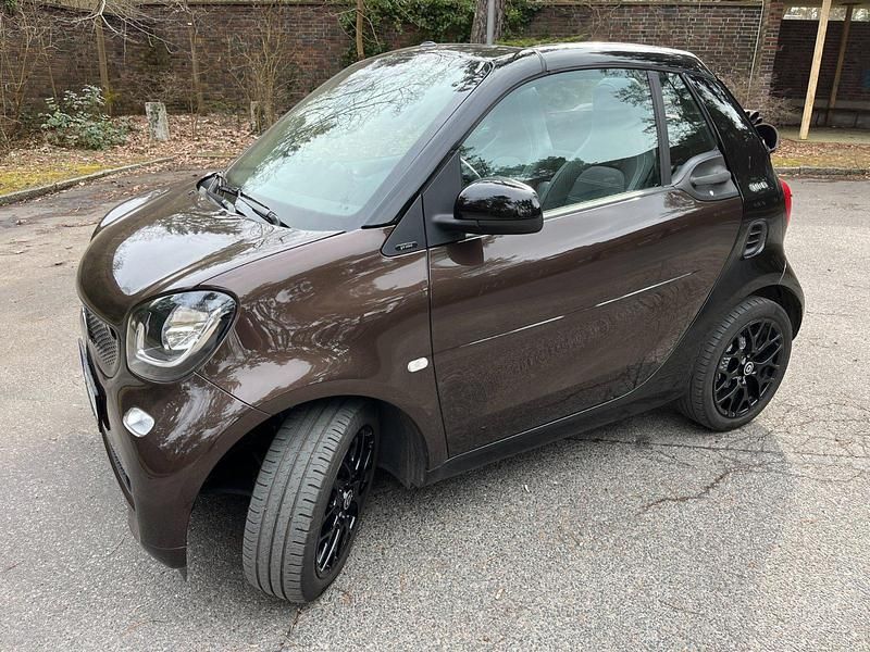 Gebraucht Smart ForTwo Cabrio 90 PS (66 kW) 2018 Braun Cabrio