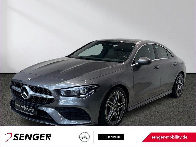 Mountaingrau Gebraucht 2022 Mercedes CLA180 AMG Limousine | 28.890 € (Fairer Preis) - Bild 1/4