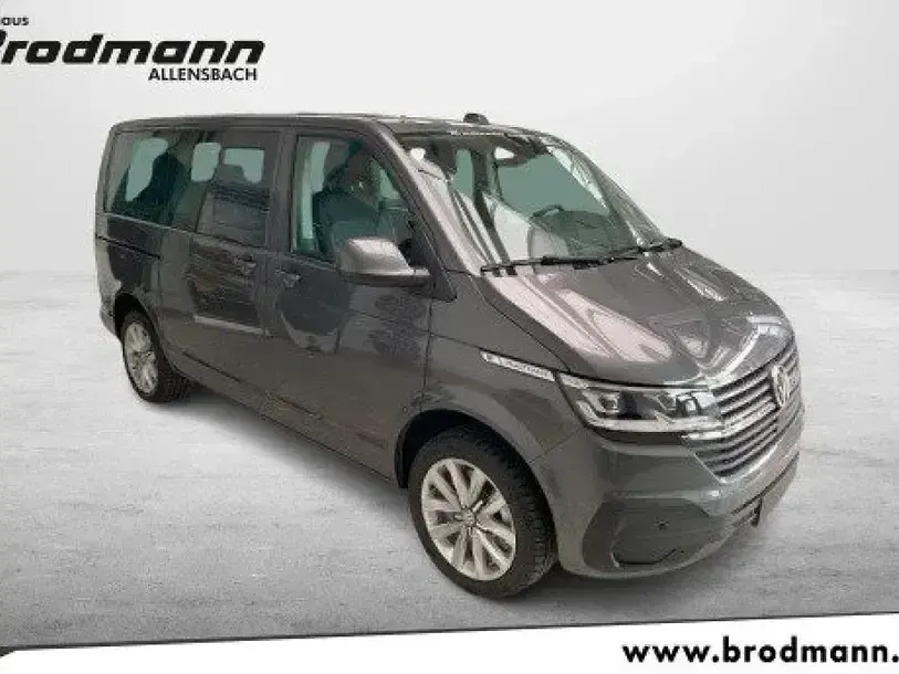 Gebraucht VW Multivan Comfortline 204 PS (150 kW) 2023 Grau Van / Kleinbus