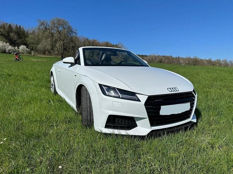 Weiß Gebraucht 2015 Audi TT Roadster Comfort Cabrio | 27.900 € (Etwas zu teuer) - Bild 1/4