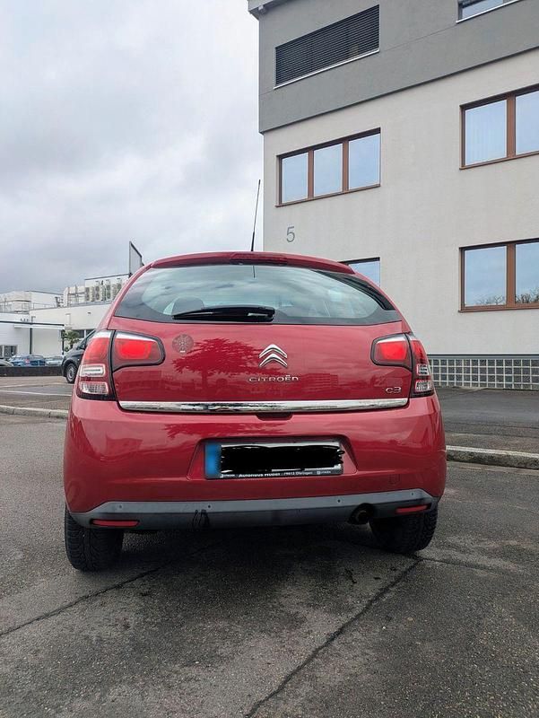 Usado Citroën C3 PureTech 82 CV (60 kW) 2016 Rojo Utilitario