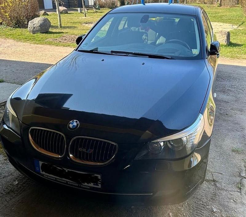 Gebraucht BMW 525 Sport Line 197 PS (144 kW) 2007 Schwarz Limousine