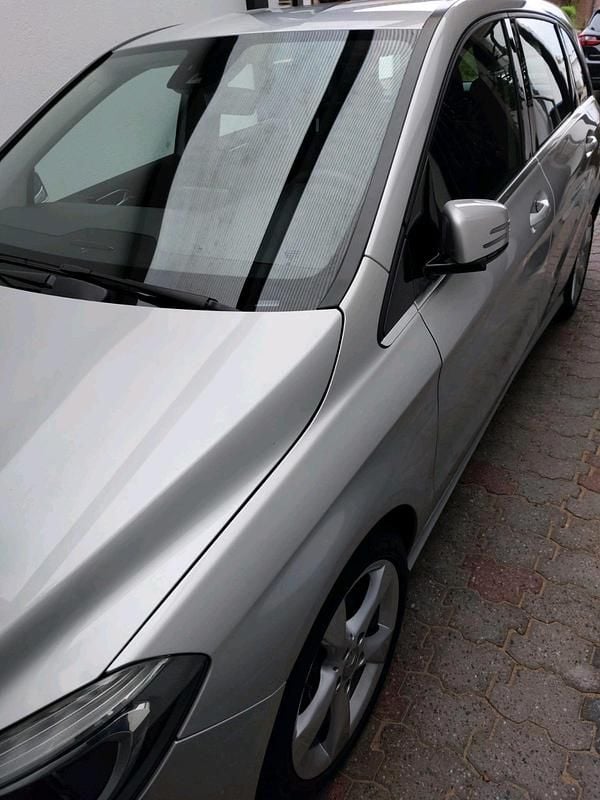 Gebraucht Mercedes B200 156 PS (114 kW) 2013 Silber Van / Kleinbus