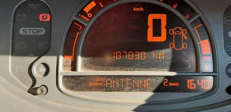 Gebraucht Renault Modus 75 PS (55 kW) 2004 Rot Van / Kleinbus