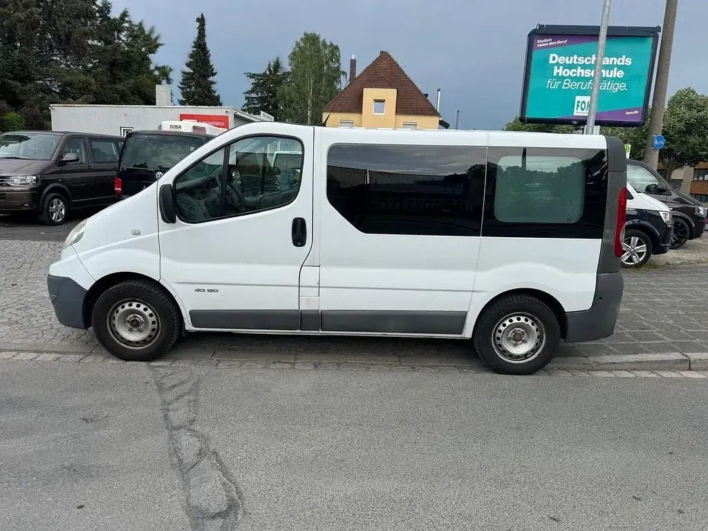Gebraucht Renault Trafic 145 PS (106 kW) 2009 Grau Van / Kleinbus
