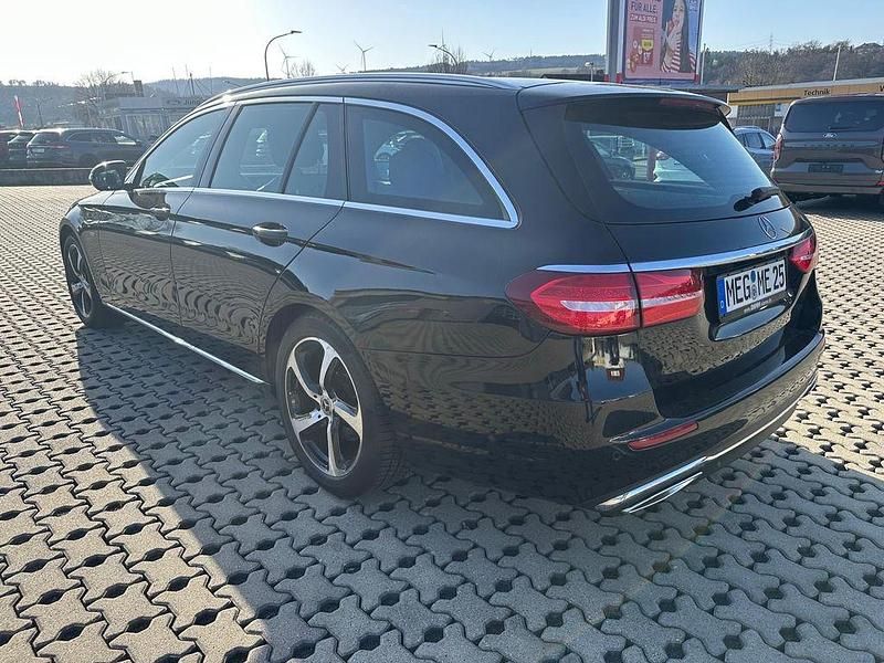 Gebraucht Mercedes E200 184 PS (135 kW) 2019 Schwarz Kombi