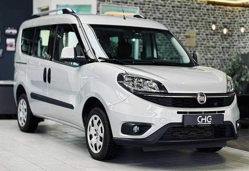 Colore esterno (hellgrau) Gebraucht 2019 Fiat Doblò Van / Kleinbus | 12.990 € (Fairer Preis) - Bild 1/4