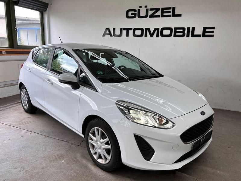 Gebraucht Ford Fiesta Cool & Connect 75 PS (55 kW) 2021 Weiß Kleinwagen