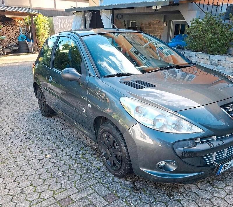 Gebraucht Peugeot 206+ 75 PS (55 kW) 2013 Grau Kleinwagen