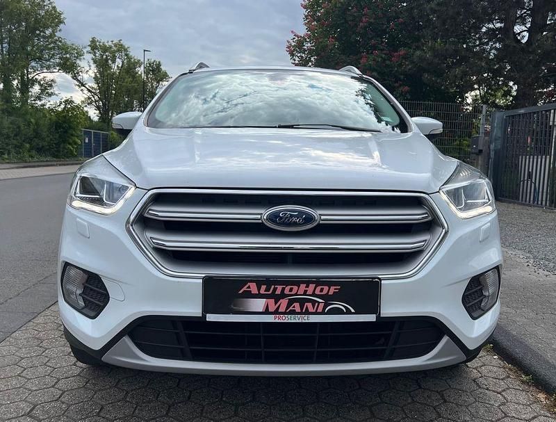 Gebraucht Ford Kuga Cool & Connect 150 PS (110 kW) 2017 Weiß SUV