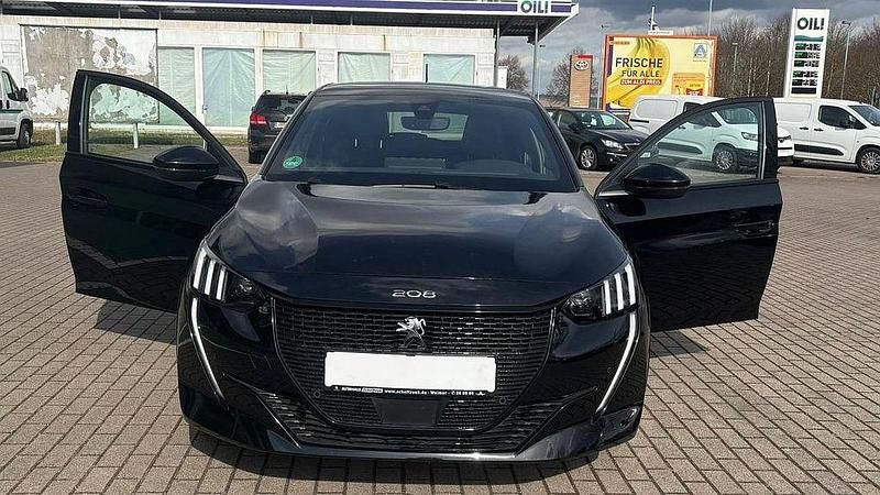 Gebraucht Peugeot e-208 GT 100 kW (136 PS) 2021 Schwarz Kleinwagen