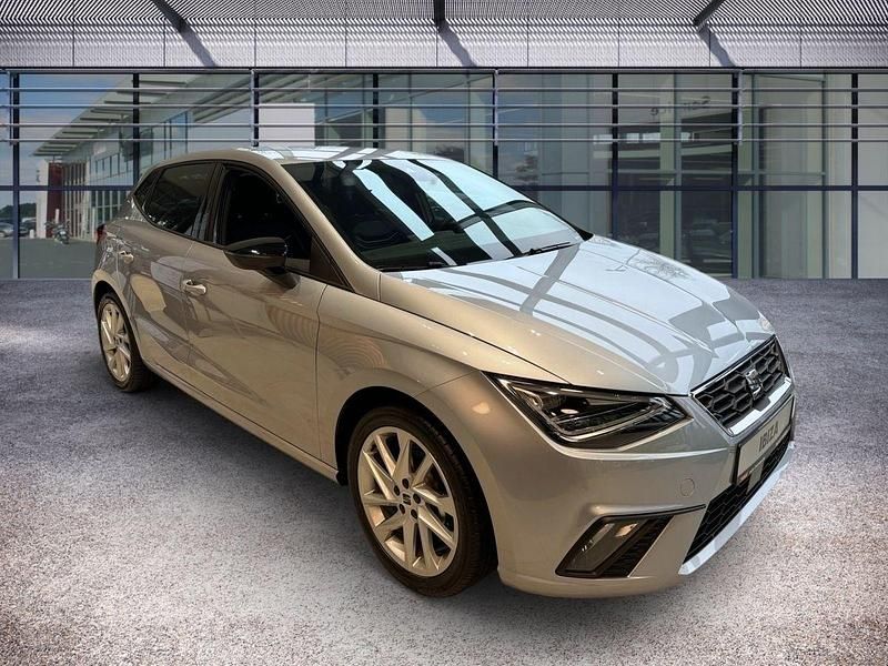 Gebraucht Seat Ibiza FR 95 PS (69 kW) 2024 Urban silber Limousine