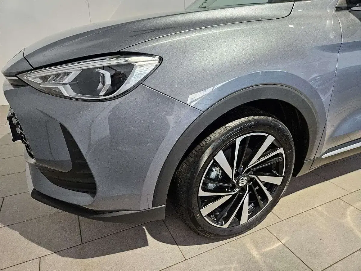 Neu MG ZS Luxury 197 PS (144 kW) 2026 Grau SUV