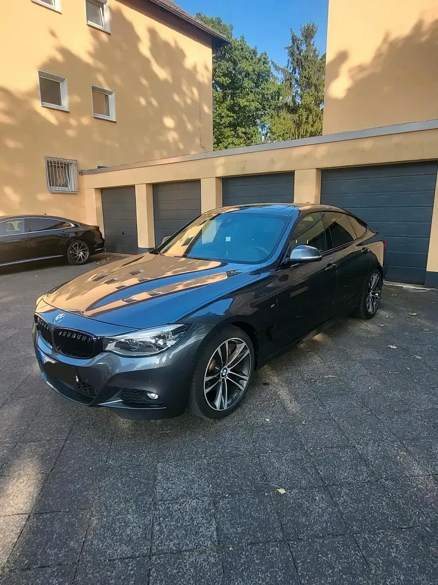 Second-hand BMW 330 Performance 258 CP (189 kW) 2017 Gri Berlinǎ