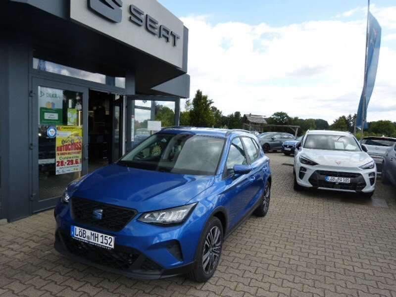 Sapphire blau metallic Gebraucht 2025 Seat Arona Style SUV | 30.600 € - Bild 1/4