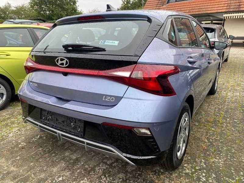 Gebraucht Hyundai i20 101 PS (74 kW) 2025 Blau Limousine