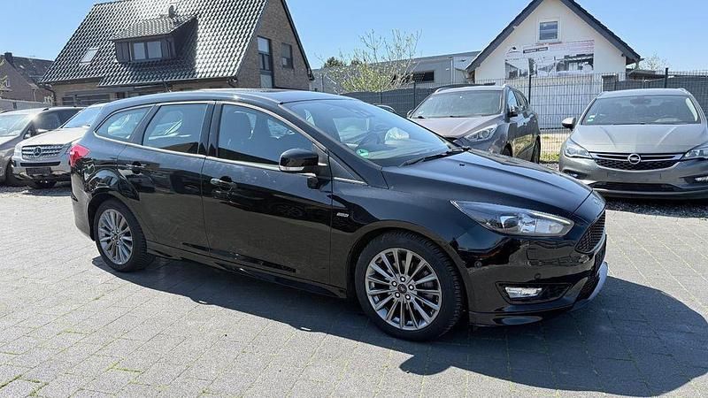 Usado Ford Focus ST-Line 182 CV (133 kW) 2018 Negro Berlina