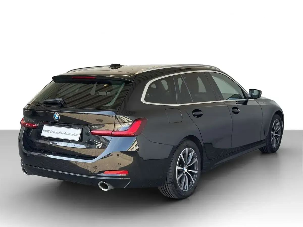 Gebraucht BMW 320 190 PS (139 kW) 2023 Schwarz Limousine