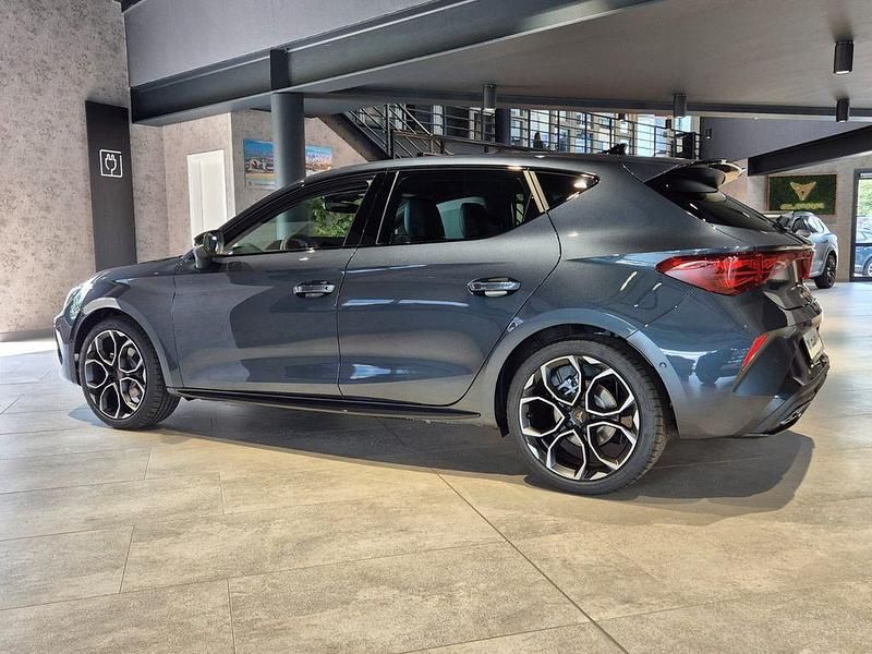 Usata Cupra Leon 150 CV (110 kW) 2025 Grigio Berlina