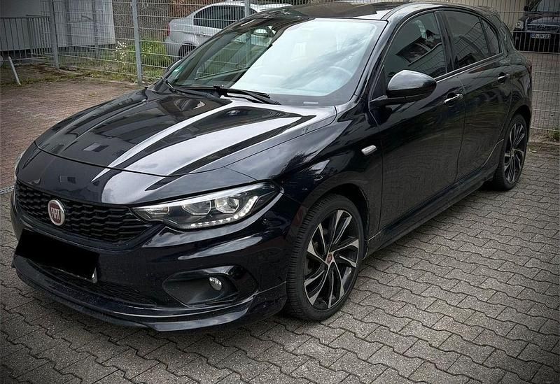 Gebraucht Fiat Tipo Sport 120 PS (88 kW) 2019 Schwarz Limousine