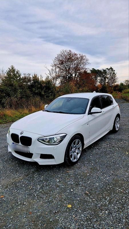 Weiß Gebraucht 2013 BMW 120 M Sport Kleinwagen | 12.500 € (Fairer Preis) - Bild 1/4