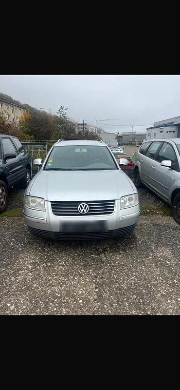 Silber Gebraucht 2004 VW Passat Kombi | 750 € (Superpreis) - Bild 1/4