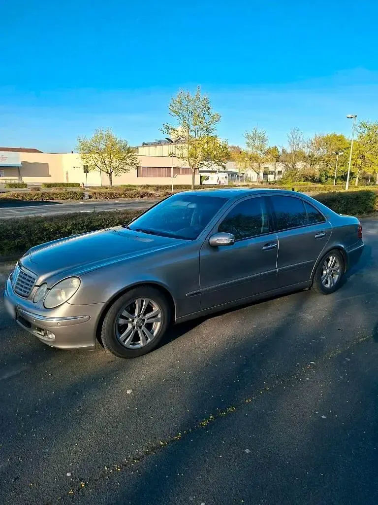 Gebraucht Mercedes E270 177 PS (130 kW) 2003 Grau Limousine