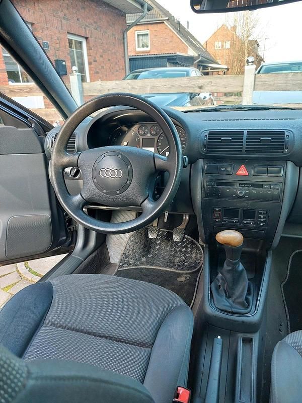 Gebraucht Audi A3 Ambiente 101 PS (74 kW) 2000 Grau Kleinwagen