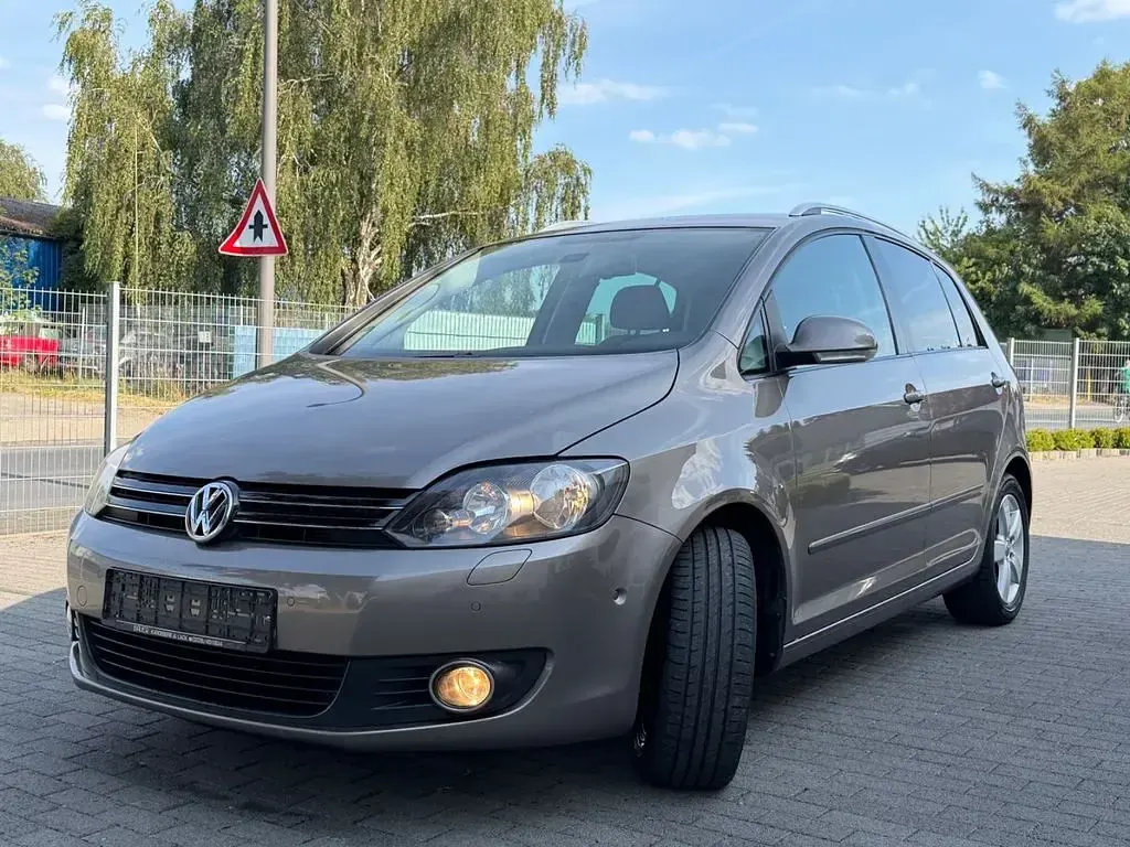 Gebraucht VW Golf Plus Team 122 PS (89 kW) 2011 Braun Van / Kleinbus