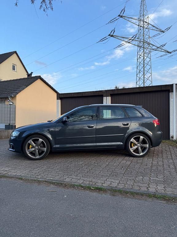 Używany Audi A3 Sport 200 KM (147 kW) 2012 Szary Hatchback