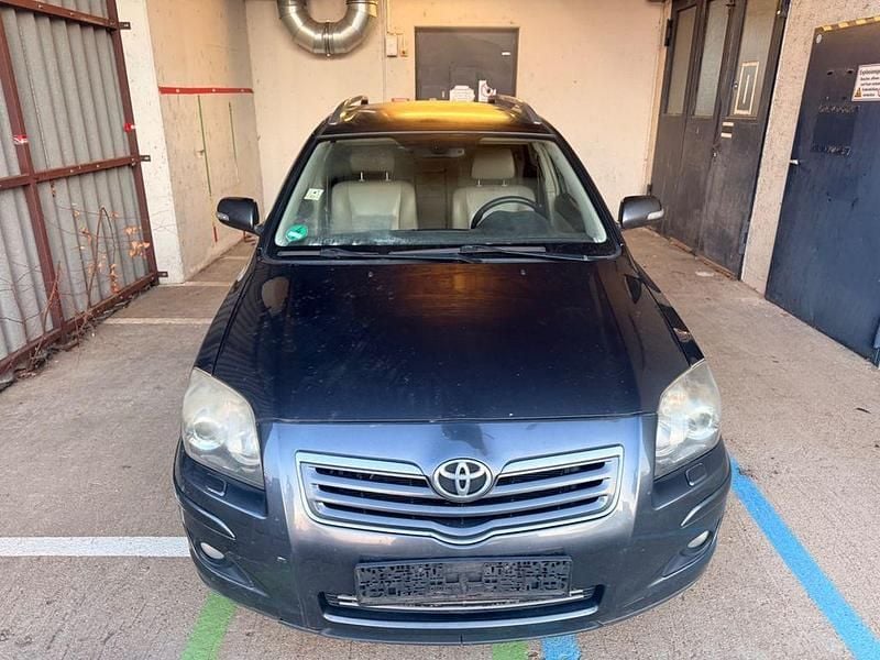 Gebraucht Toyota Avensis Executive 163 PS (119 kW) 2007 Grau Kombi