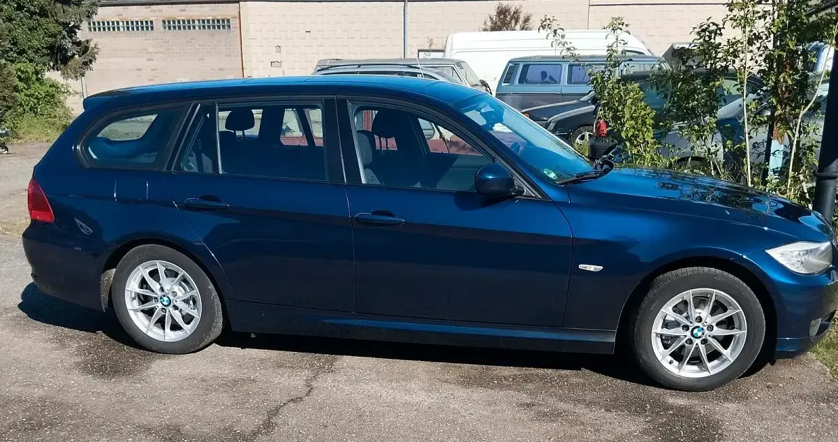 Gebraucht BMW 316 2011 Blau Kombi