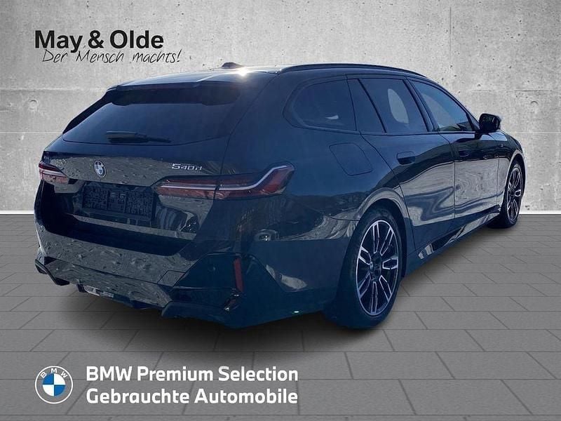 Gebraucht BMW 540 Performance 303 PS (222 kW) 2025 Grau Kombi