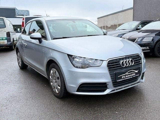 Gebraucht Audi A1 Attraction 122 PS (89 kW) 2012 Silber Kleinwagen