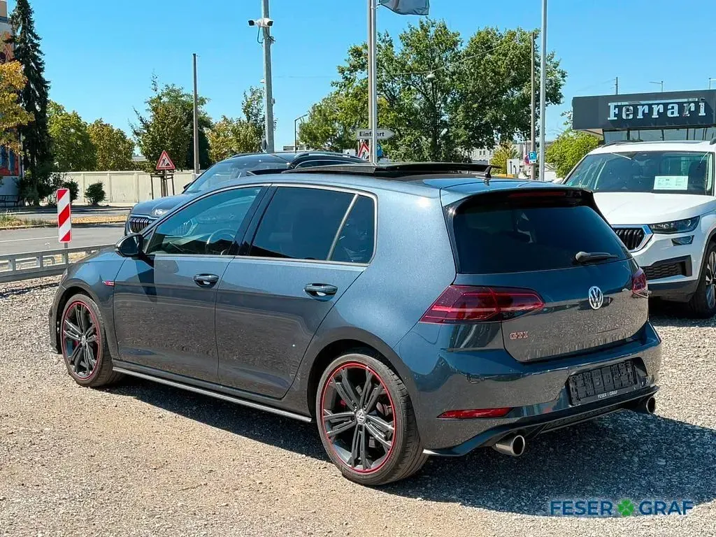 Gebraucht VW Golf VII GTI 245 PS (180 kW) 2020 Dark iron blue metallic Limousine