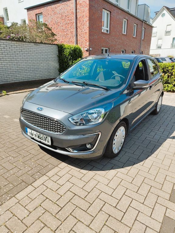 Grau Gebraucht 2019 Ford Ka Active Kleinwagen | 9.900 € (Guter Preis) - Bild 1/4