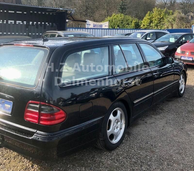 Gebraucht Mercedes E320 Avantgarde 197 PS (144 kW) 2001 Schwarz Kombi