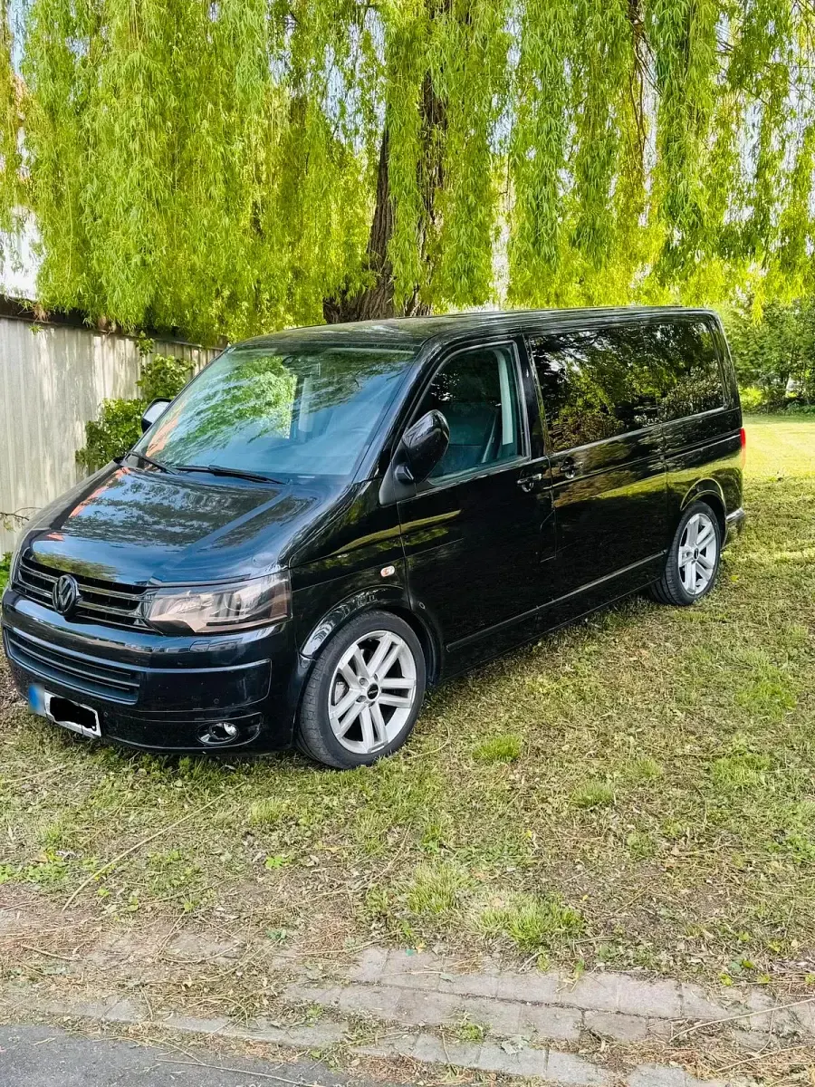 Gebraucht VW Multivan 179 PS (131 kW) 2013 Schwarz Van / Kleinbus