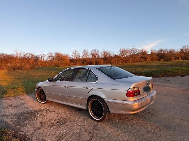 Gebraucht BMW 525 163 PS (119 kW) 2003 Silber Limousine