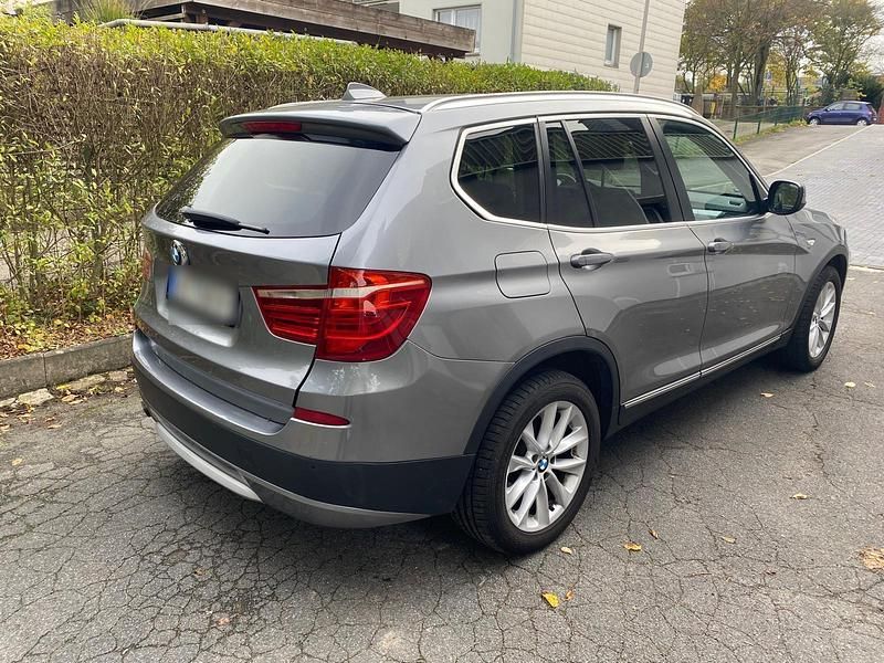 Gebraucht BMW X3 135 PS (99 kW) 2011 Grau SUV